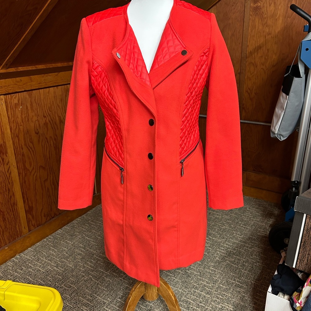 VENUS Red Trench Coat with Quilted Detail